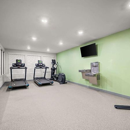 Woodspring Suites Dearborn Detroit Eksteriør bilde