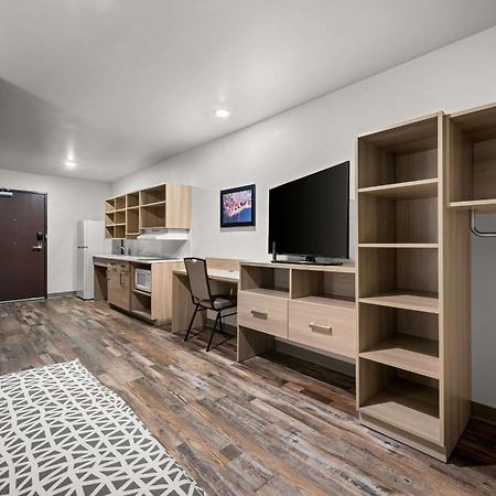 Woodspring Suites Dearborn Detroit Eksteriør bilde
