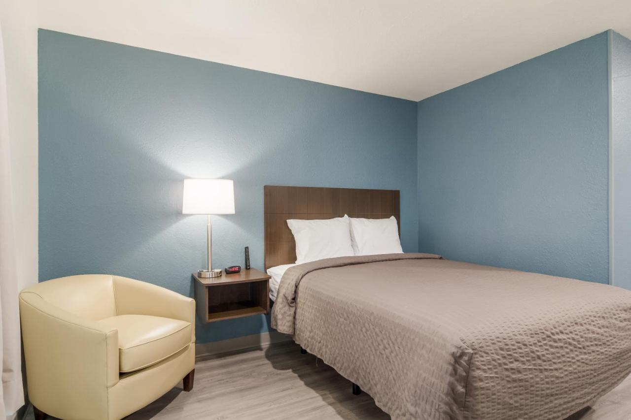 Woodspring Suites Dearborn Detroit Eksteriør bilde