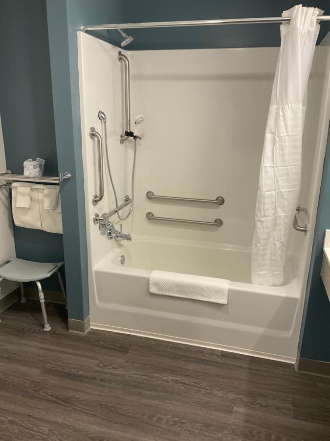 Woodspring Suites Dearborn Detroit Eksteriør bilde