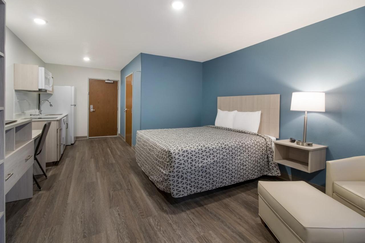 Woodspring Suites Dearborn Detroit Eksteriør bilde