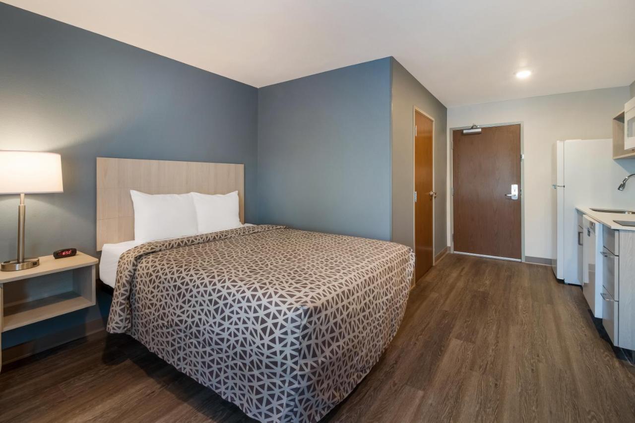Woodspring Suites Dearborn Detroit Eksteriør bilde
