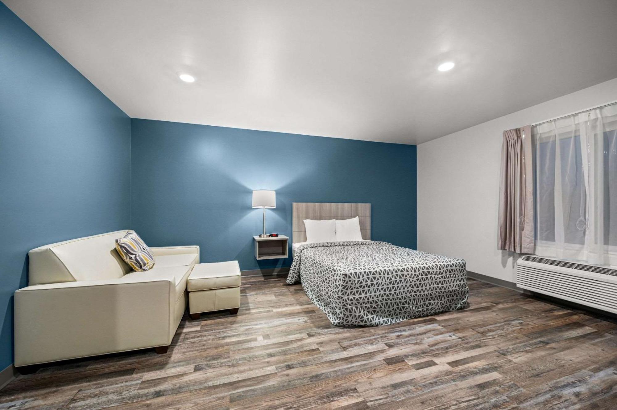 Woodspring Suites Dearborn Detroit Eksteriør bilde