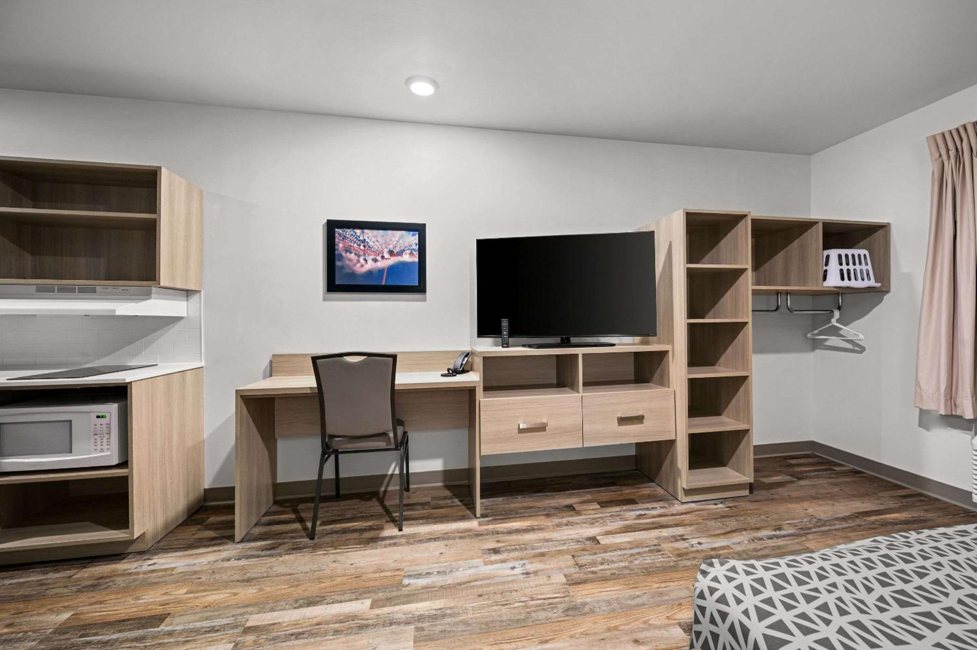 Woodspring Suites Dearborn Detroit Eksteriør bilde