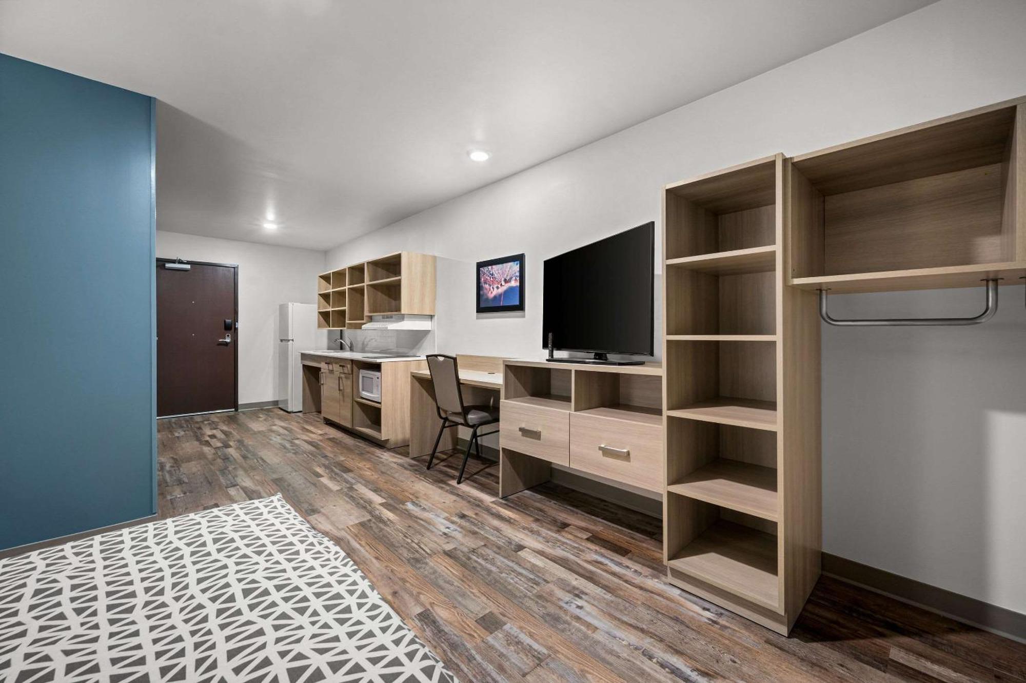 Woodspring Suites Dearborn Detroit Eksteriør bilde