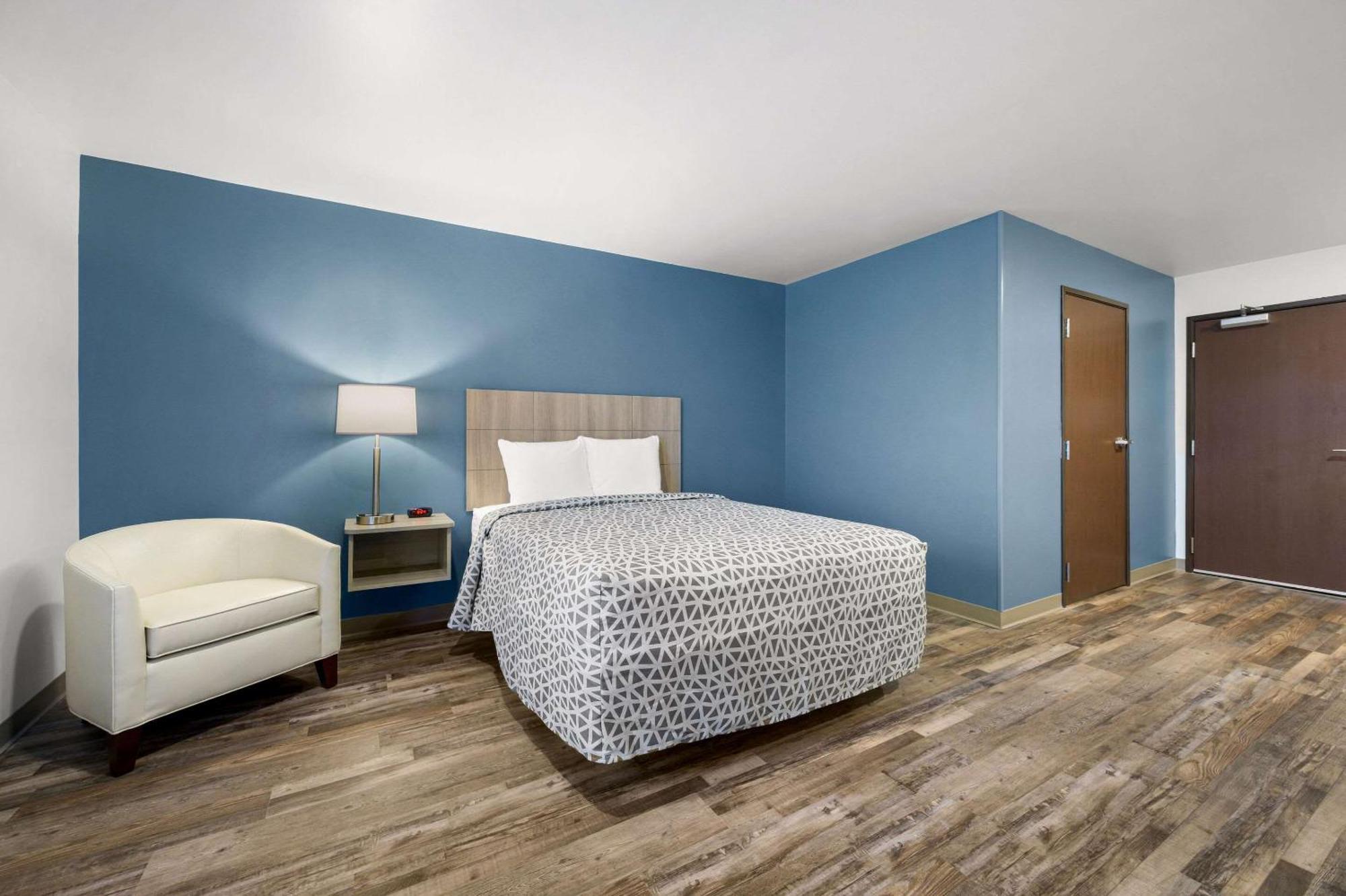 Woodspring Suites Dearborn Detroit Eksteriør bilde